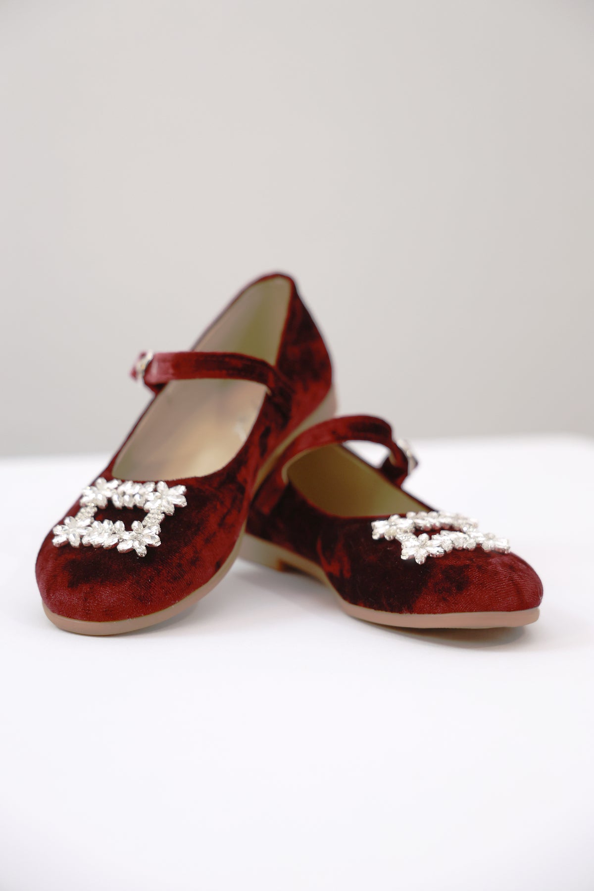 Bordo Velvet Crystal Buckle Shoes – Jorya Kids Boutique