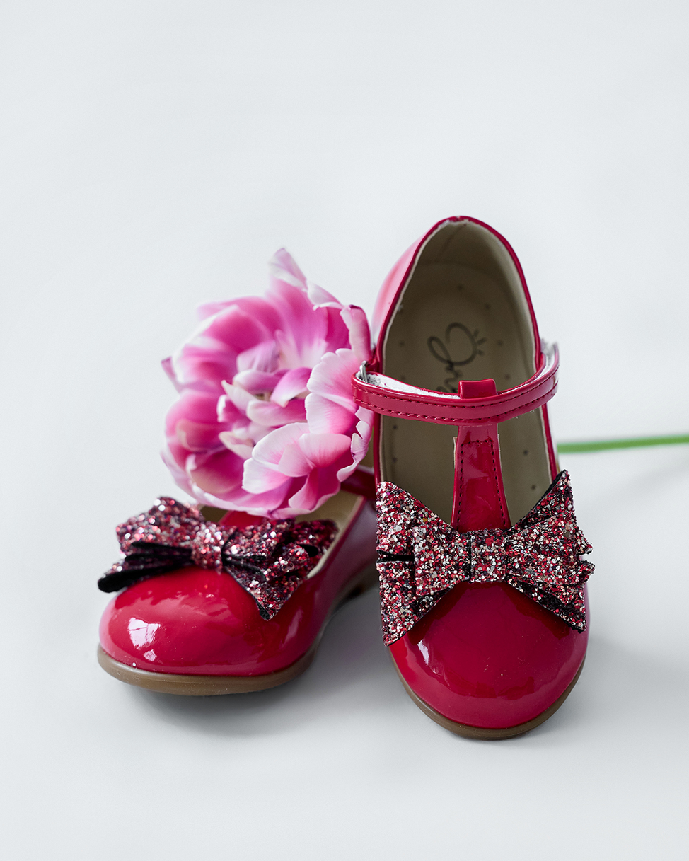 Red Shoes with Glitter Bow – Jorya Kids Boutique