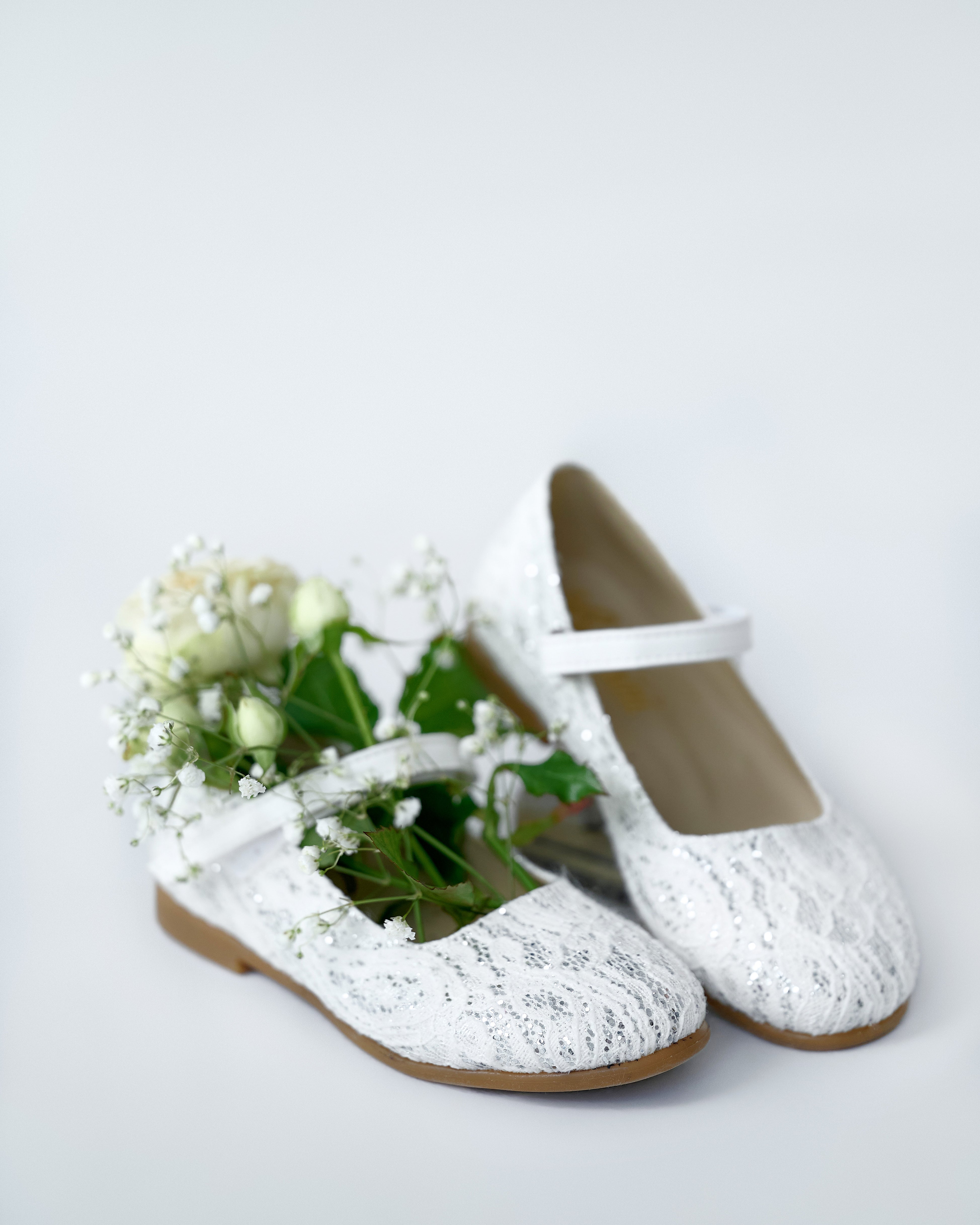 White Lace Shoes – Jorya Kids Boutique
