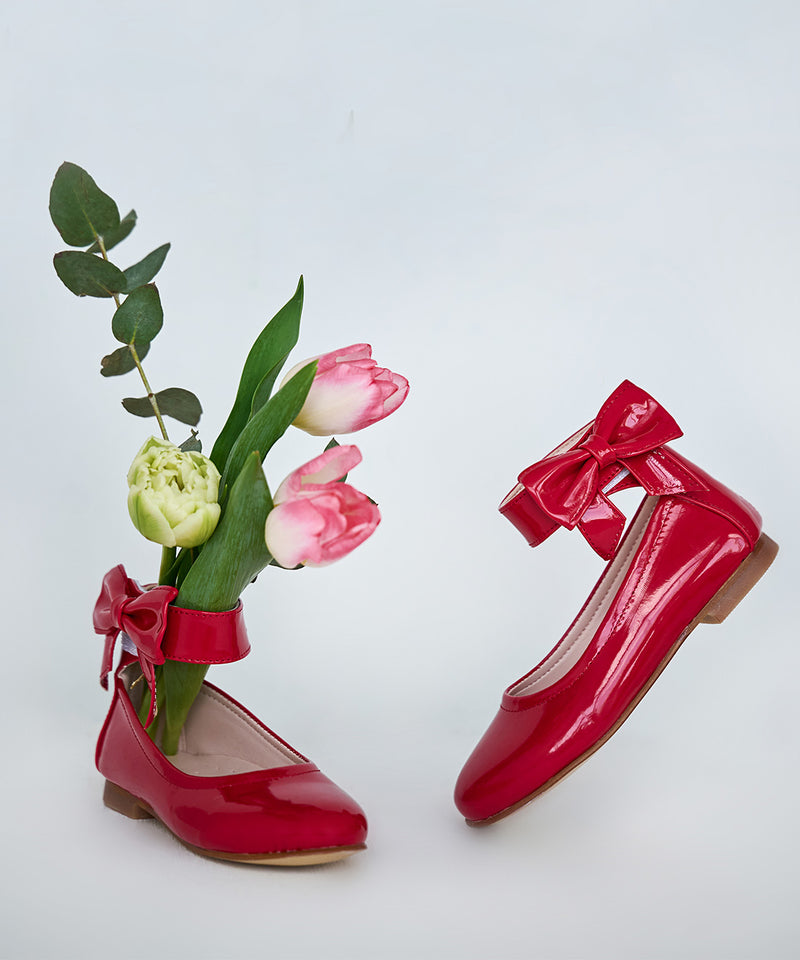 Red Shoes With Fionka – Jorya Kids Boutique