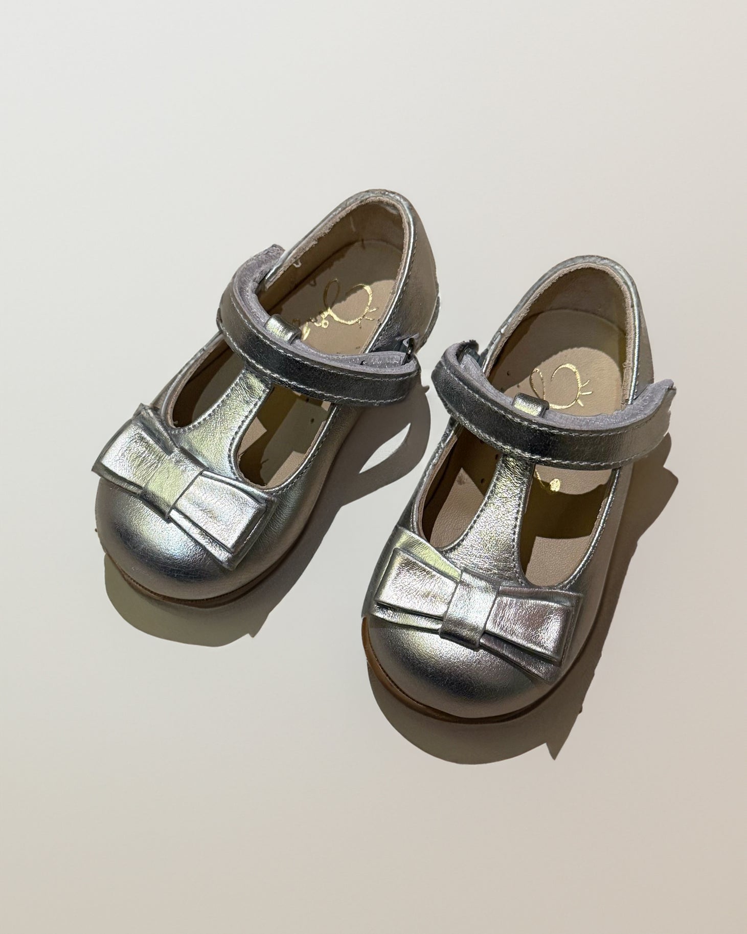 Silver Leather Bow Shoes – Jorya Kids Boutique