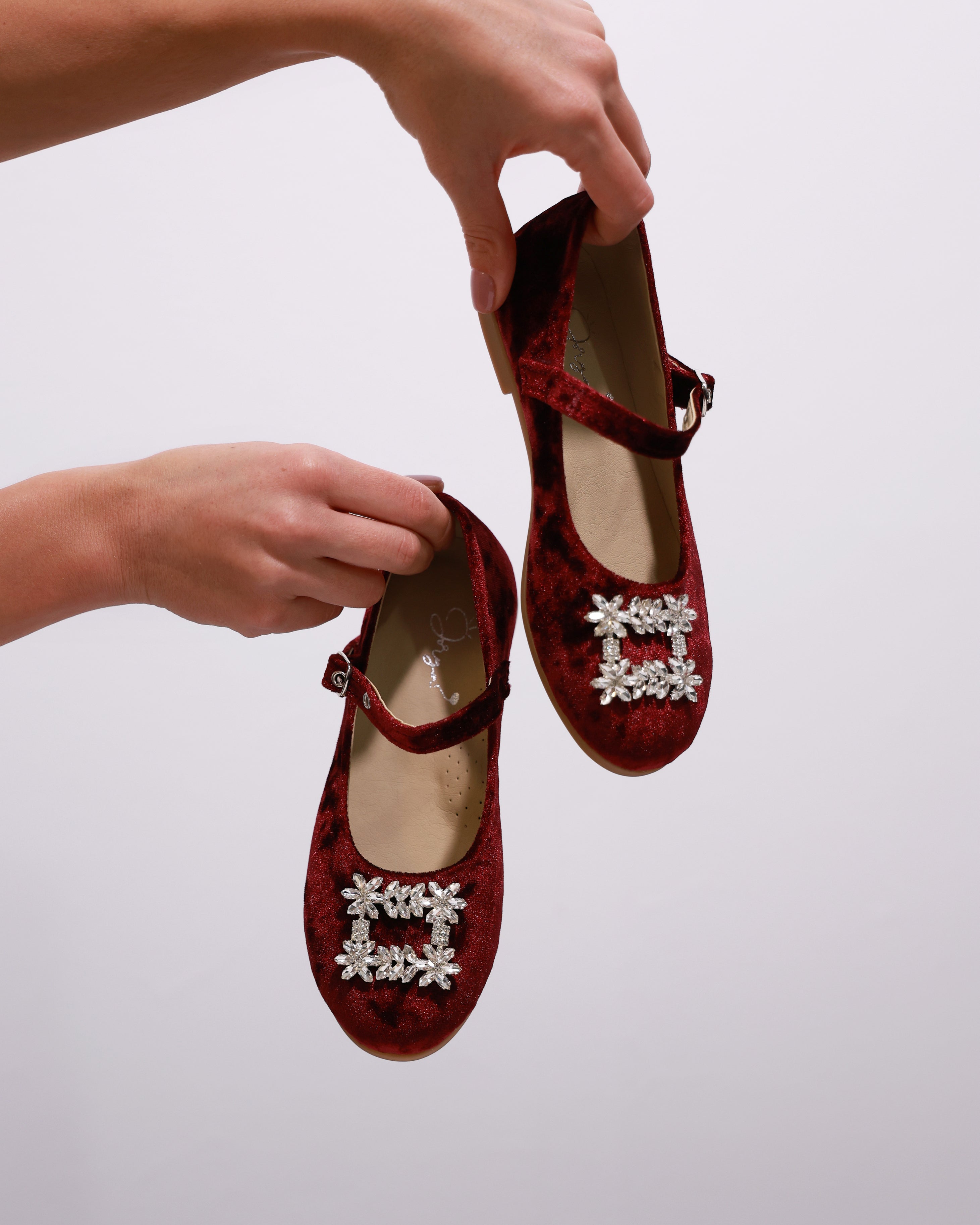 Bordo Velvet Crystal Buckle Shoes – Jorya Kids Boutique