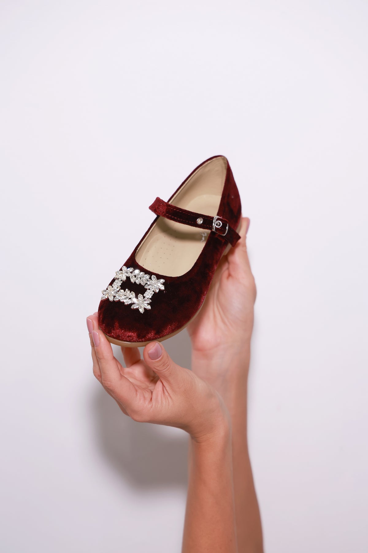 Bordo Velvet Crystal Buckle Shoes – Jorya Kids Boutique